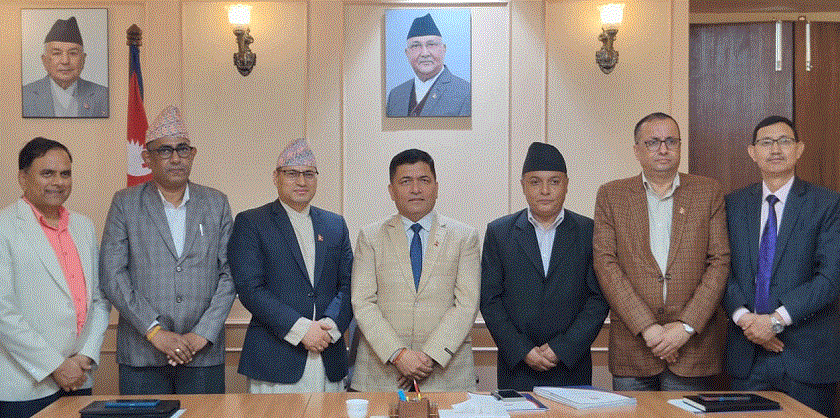 मुख्यसचिव अर्याल र प्रधानमन्त्री तथा मन्त्रिपरिषद्को कार्यालय मातहतका सचिवहरूबीच कार्य सम्झौता