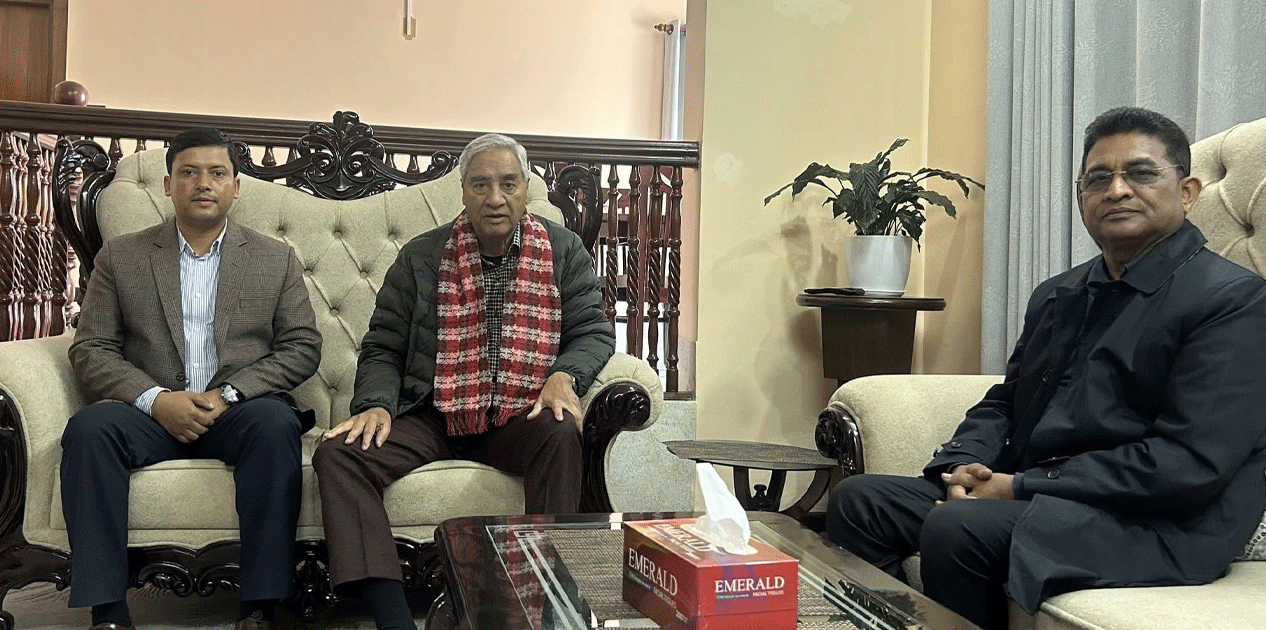 देउवालाई एमालेको प्रतिनिधिमण्डलले निवासमै पुगेर दियो महाधिवेशनको निम्तो