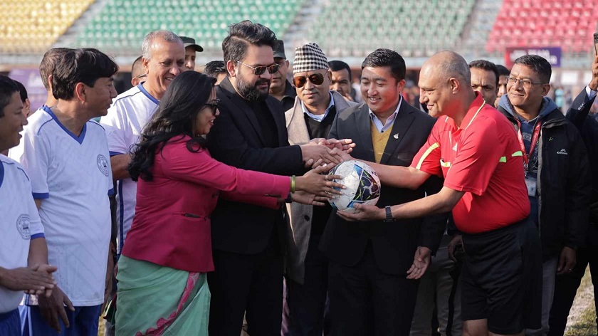 काठमाडौं महानगरका जनप्रतिनिधि र कर्मचारीबीच मैत्रीपूर्ण फुटबल