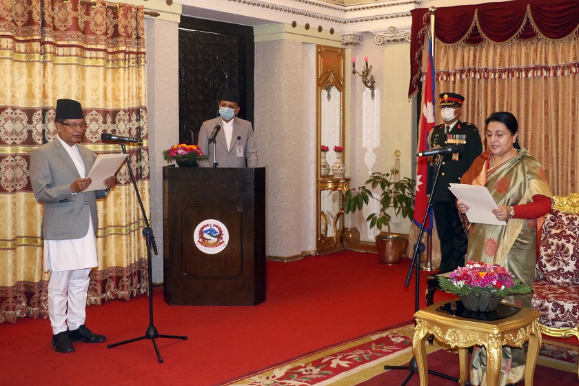 राष्ट्रपतिद्वारा भारतका लागि नेपालका आवासीय राजदूत डा. शर्मालाई शपथ