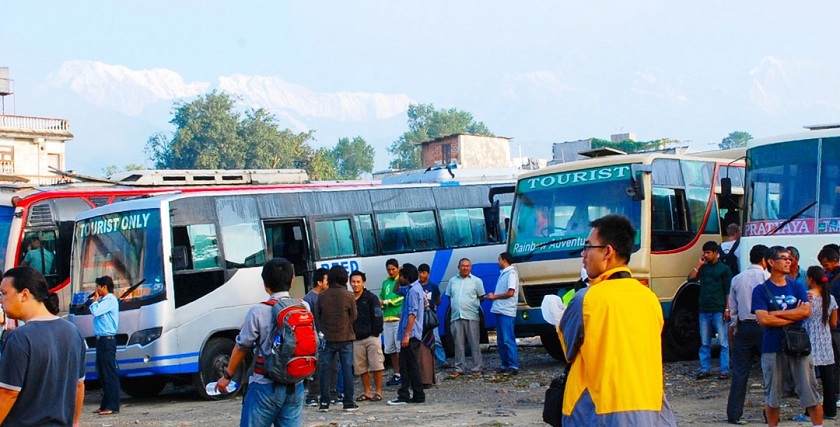 ट्याक्सी र निजी सवारीमा बाहेक जोरबिजोर हट्यो,  (प्रशासनको आदेशसहित)