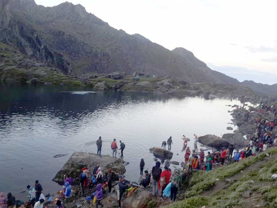 गोसाइँकुण्डमा आजदेखि विशेष मेला सुरु