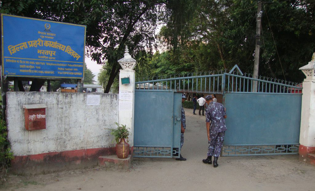 लागू औषध सहित २ जना पक्राउ