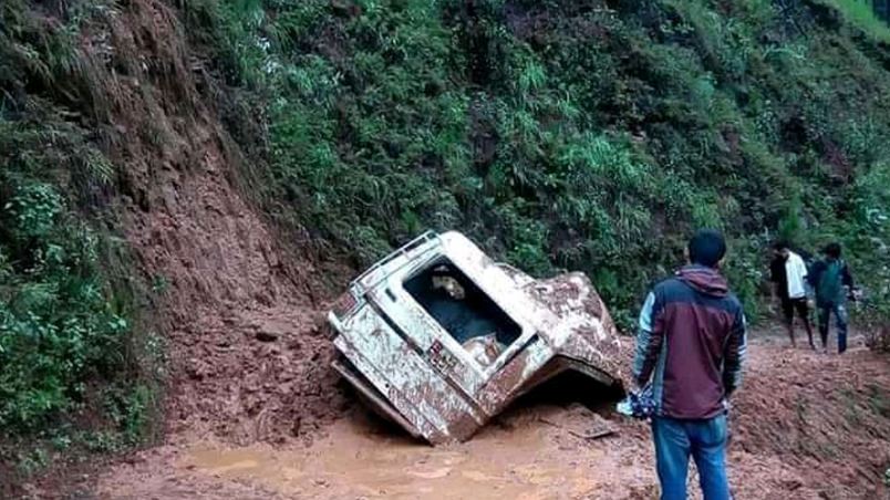 गुल्मीमा पहिरोले जिप पुर्दा १ जनाको मृत्यु, पाँच जना घाइते