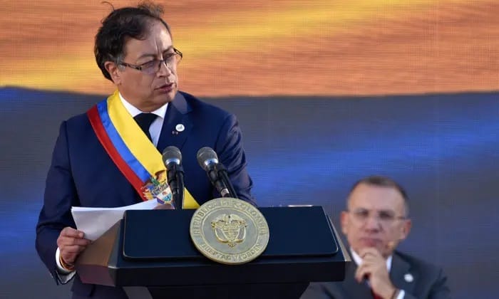 कोलम्बियाको राष्ट्रपतिको रूपमा गुस्ताभो पेट्रोलेको सपथग्रहण