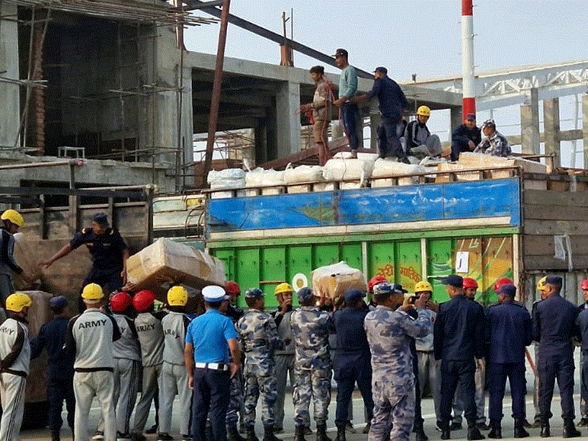 भारत सरकारबाट प्राप्त राहत सामग्री भूकम्प प्रभावित क्षेत्रतर्फ पठाइयो