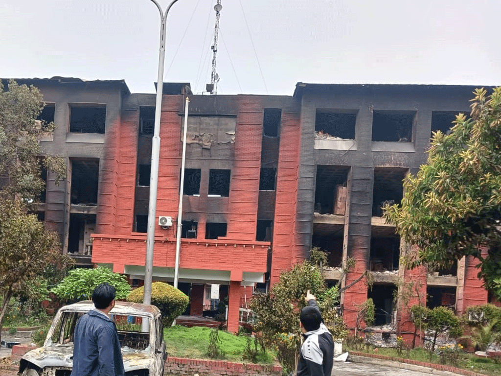 पूर्णरुपमा क्षतिग्रस्त स्वास्थ्य मन्त्रालय अस्थायी व्यवस्थापनका लागि ठाउँ खोज्दै