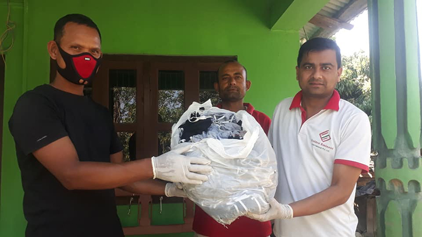 युवा रिजालले माडीको दुर्गम स्थान बाँदरभुलामा वितरण गरे ५ सय थान मास्क, आवश्यक परे निजि निवास नै क्वारेन्टाईनको रुपमा प्रयोग गर्न दिने