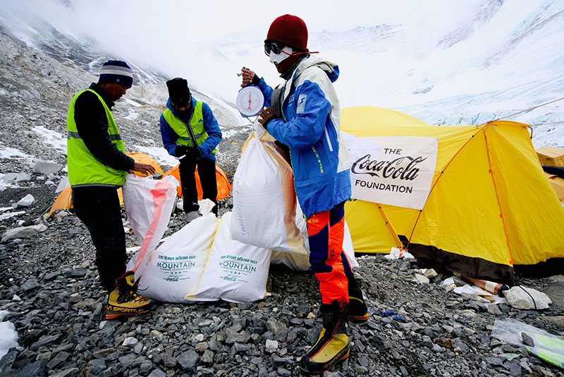 चार हिमालबाट १७ टन फोहोर संकलन