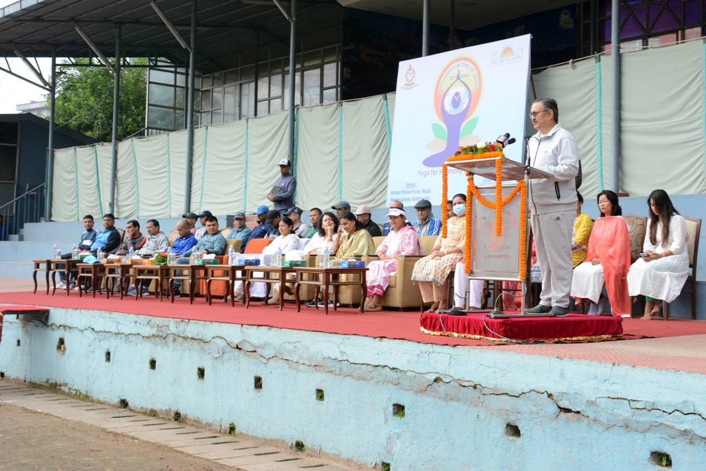 गृहमन्त्री खाँण एपीएफ रंगशालामा आयोजित योग कार्यक्रममा सरिक