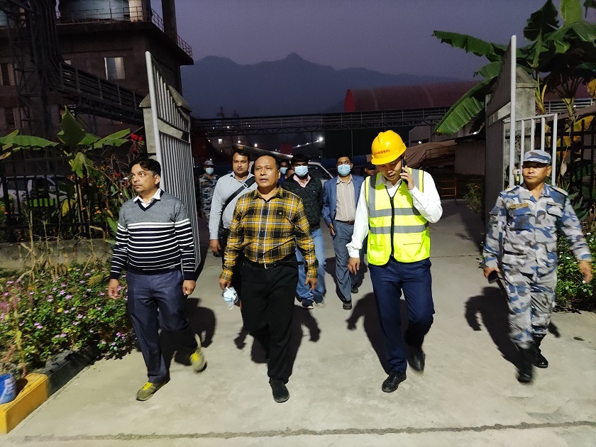 होङ्शी सिमेन्टमा पहिलो पटक पुग्यो विद्युत, ३० मेगावाट खपत हुने