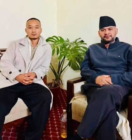 प्रधानमन्त्रीलाई भेट्न पुगे गृहमन्त्री गुरुङ