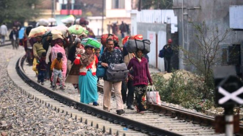 भारतमा रेलसेवा शुरु भएसंगै प्रवासी नेपाली स्वदेश फर्कने क्रम बढ्यो