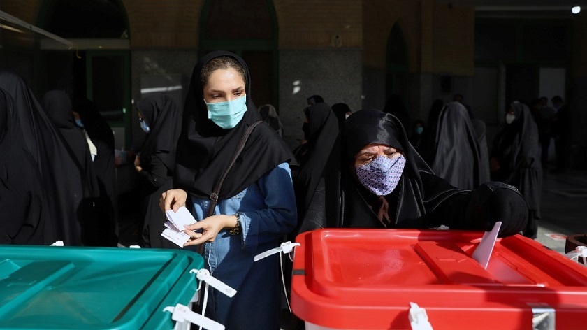 इरानमा राष्ट्रपतिका लागि मतदान सुरु , कट्टरपन्थी उम्मेदवारले जित्ने सम्भावना