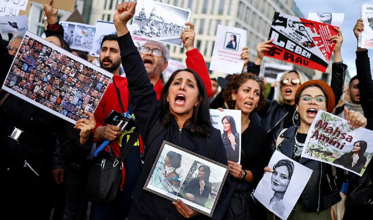 इरानमा सरकारविरोधी प्रदर्शनको सय दिन पूरा