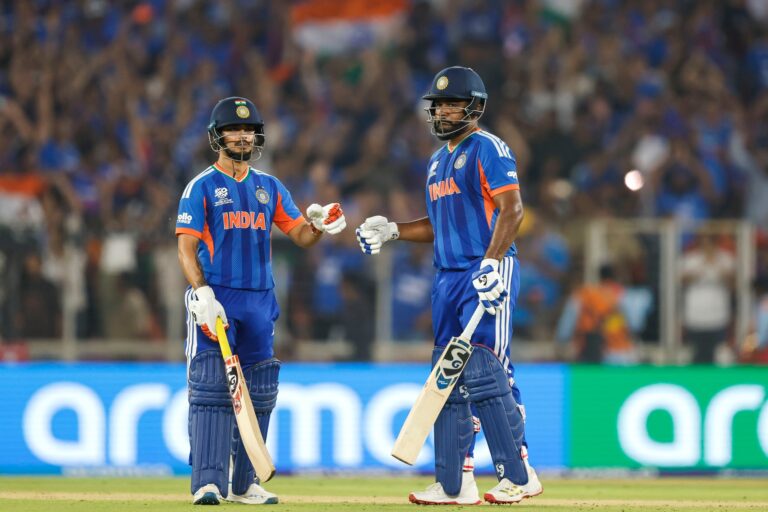 न्यूजिल्याण्डलाई हराउँदै भारतले जित्यो टि–२० विश्वकपको उपाधि