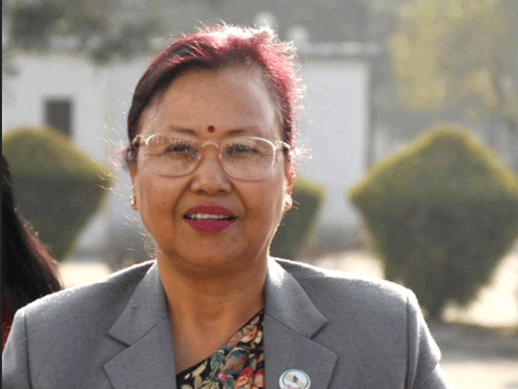 आजै सभामुखसँग पद तथा गोपनीयताको शपथ लिँदै सभापति न्यौपाने