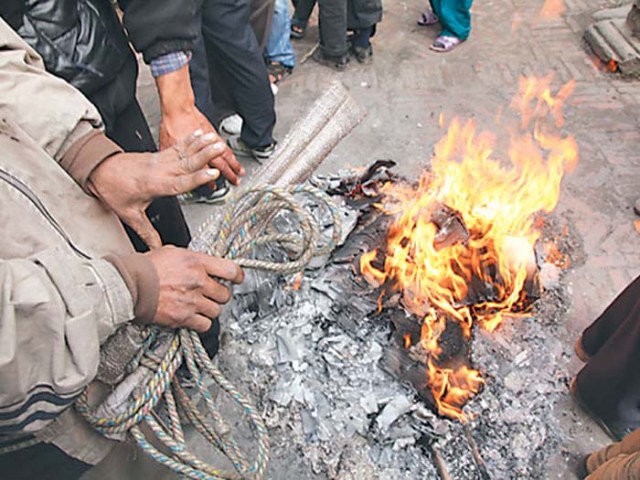 शीतलहरका कारण तराईको जनजीवन कष्टकर