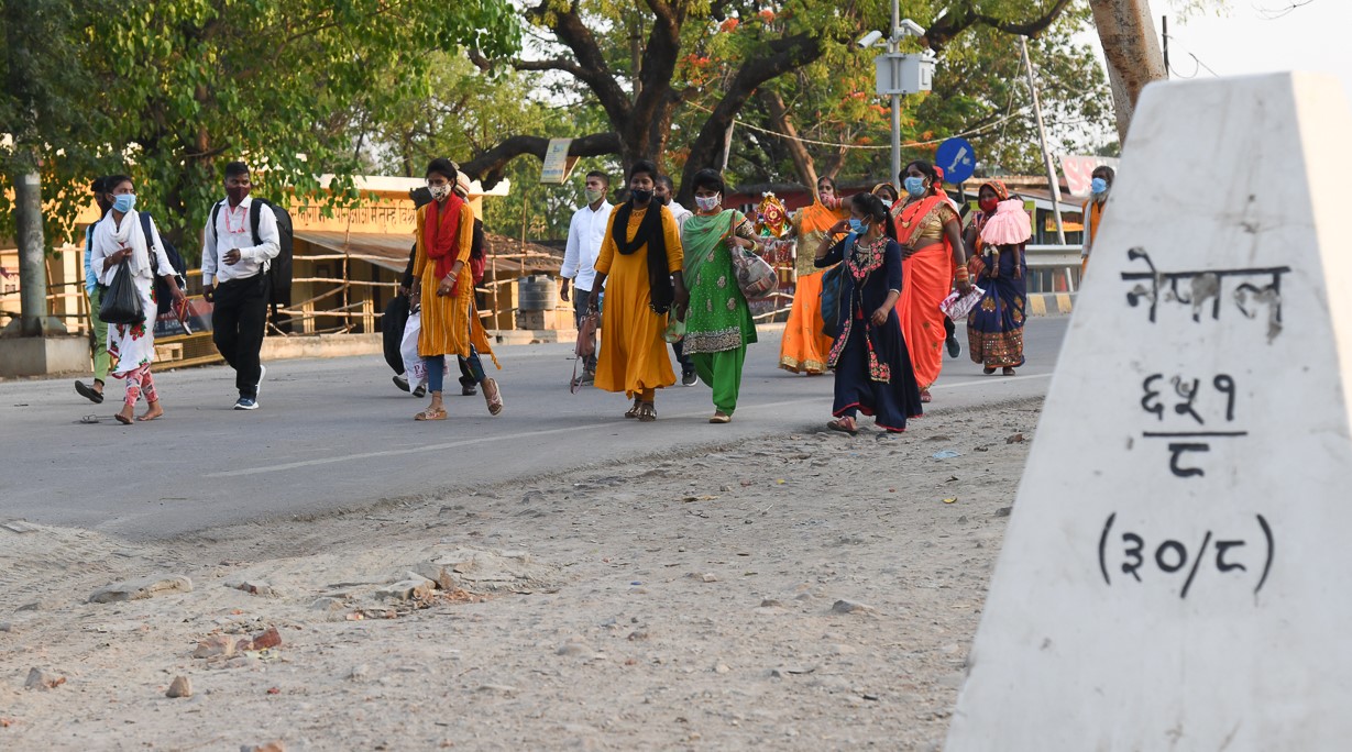 भारतीय सीमा नाकाबाट युवतीको उद्धार, दुई भारतीय नागरिक नियन्त्रणमा