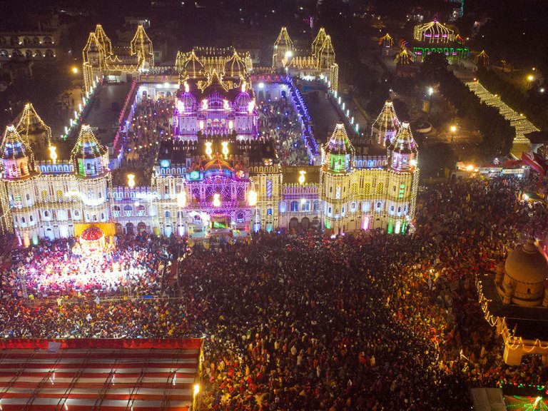 जनकपुरधाममा विवाहपञ्चमी महामहोत्सव, २० लाखभन्दा बढी दर्शनार्थीहरू सहभागी