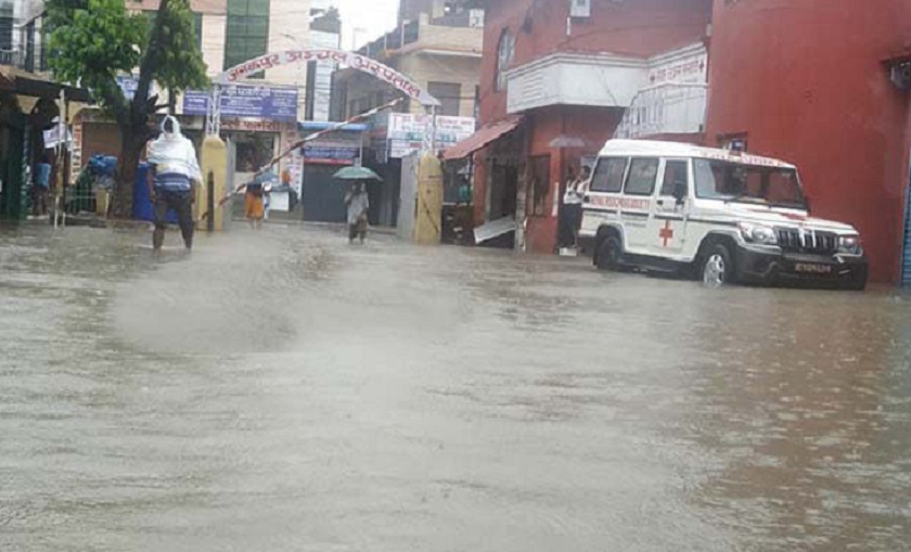 लगातार वर्षाले जनकपुर जलमग्न