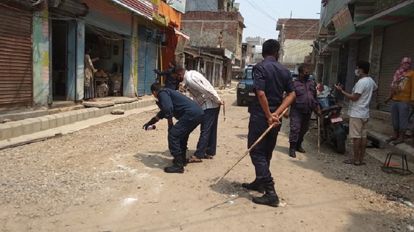 लुकिछिपी जथाभावी पैसा फ्याल्ने दुई महिला जनकपुरबाट पक्राउ
