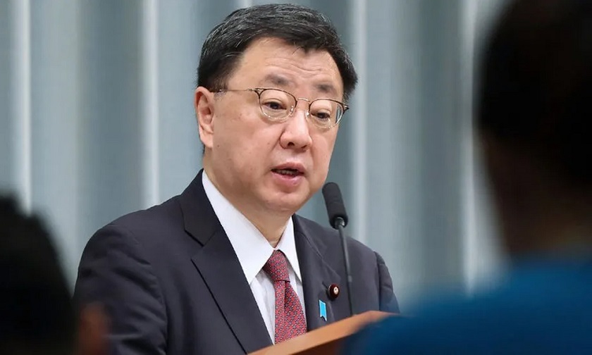जापान सरकारका प्रवक्तासहित चार मन्त्रीले दिए राजीनामा