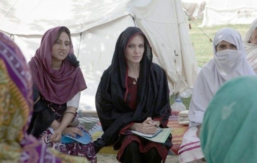 पाकिस्तान पुगेर हलिउड अभिनेत्री जोलीले भनिन् : मैले यस्तो कहिल्यै देखेकी थिइन्