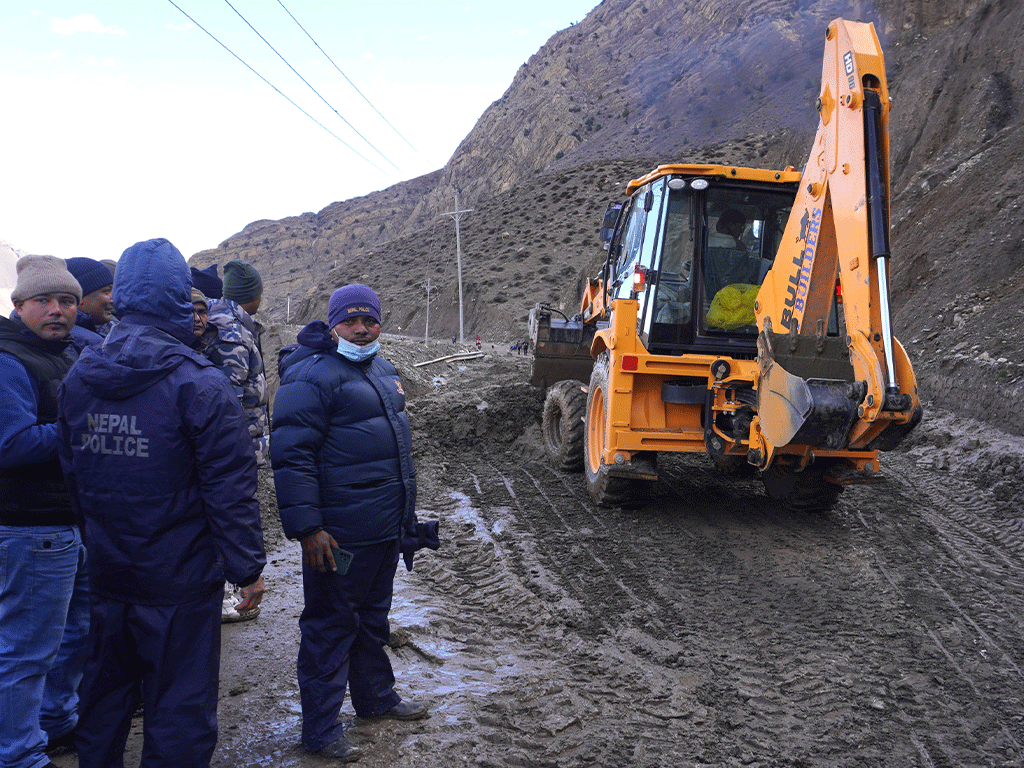 जोमसोम-कागबेनी सडक खुल्यो