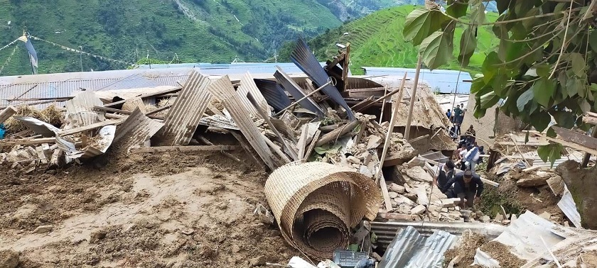 पाल्पामा पहिरोमा पुरिएर एक जनाको मृत्यु , ७ जना घाईते