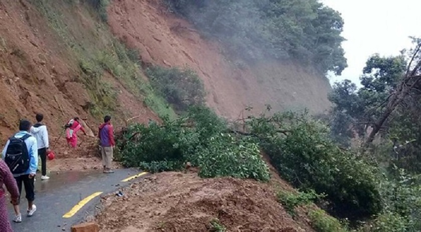 कालीगण्डकी कोरिडोर १७ घण्टादेखि अवरुद्ध, यात्रु अलपत्र