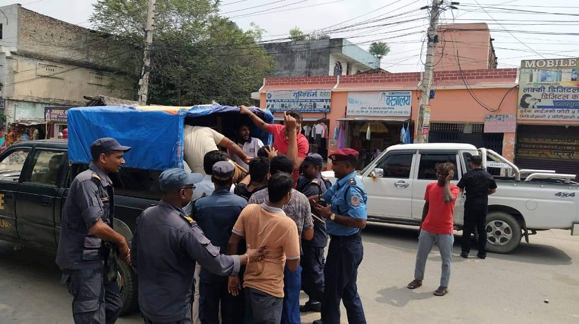 केपी ओलीलाई कालो झण्डा देखाउने जसपाका १२ कार्यकर्ता पक्राउ