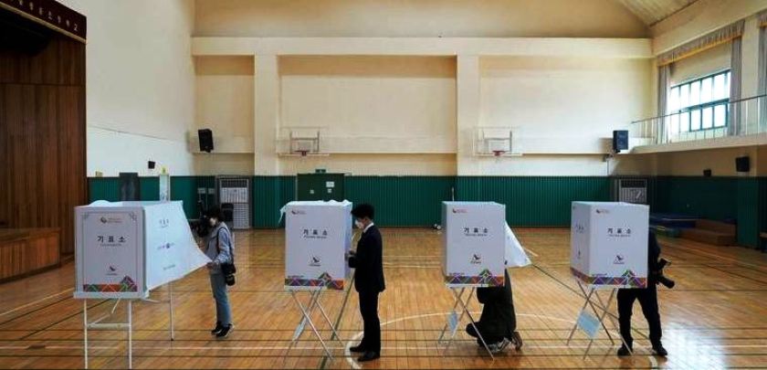 कोरोना कहरको बिच पनि दक्षिण कोरियामा आज निर्वाचन, सङ्क्रमितलाई पनि मतदानको व्यवस्था