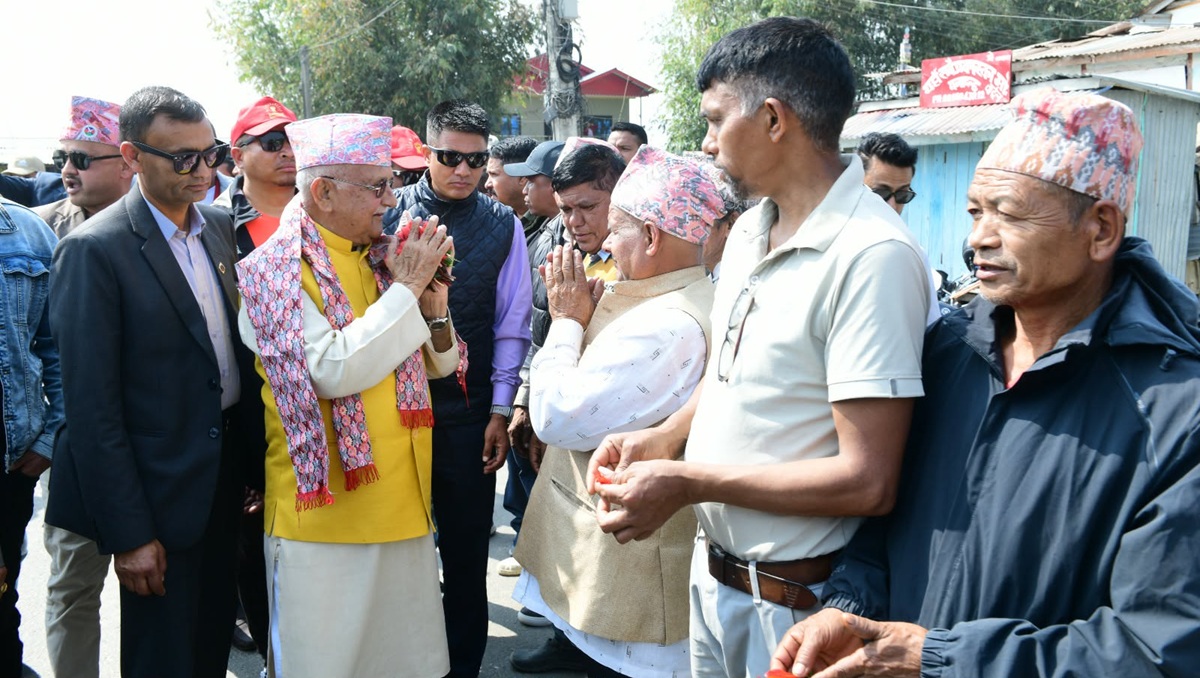 एमाले अध्यक्ष ओलीको चुनावी दौडधुप : आज दमक र गौरीगञ्जका १३ वटा टोलमा पुग्दै