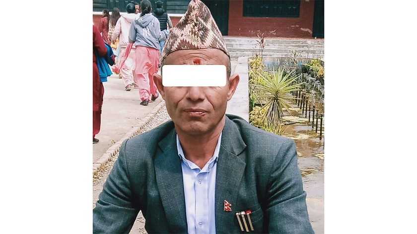 पोलमा बाँधेर भाइरल बनेका वडाध्यक्षविरुद्ध यौन दुर्व्यवहारको जाहेरी, अनुसन्धान गर्दै प्रहरी