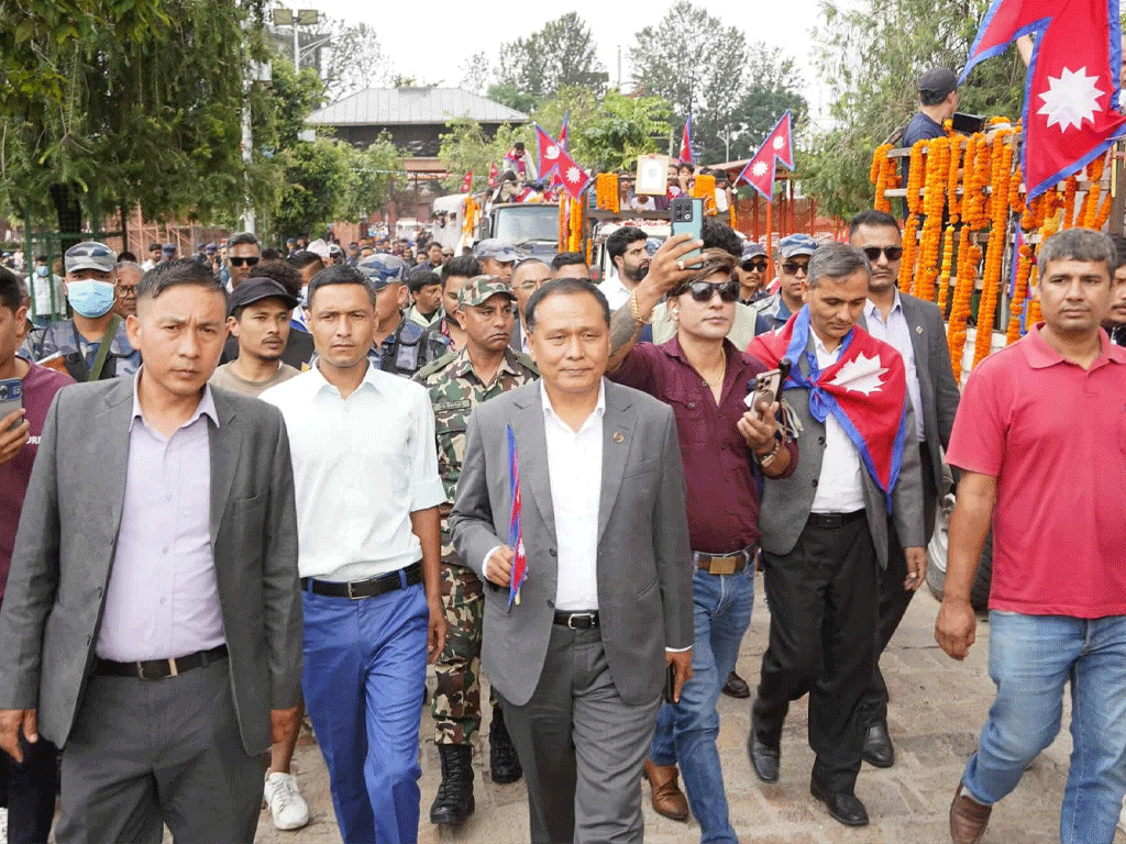 जेन जेड आन्दोलनमा ज्यान गुमाएकाहरूको शवयात्रामा ऊर्जा मन्त्री घिसिङ र गृहमन्त्री अर्याल सहभागी