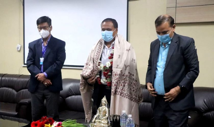 बिदाइ कार्यक्रममा कुलमानलाई कर्मचारीहरुले भने– १५ दिनभित्र फेरि स्वागत गर्न पाइयोस्