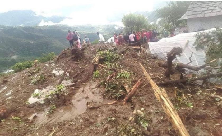 पोखरामा पहिरोले ४ जनाको मृत्यु, ९ जना घाईते