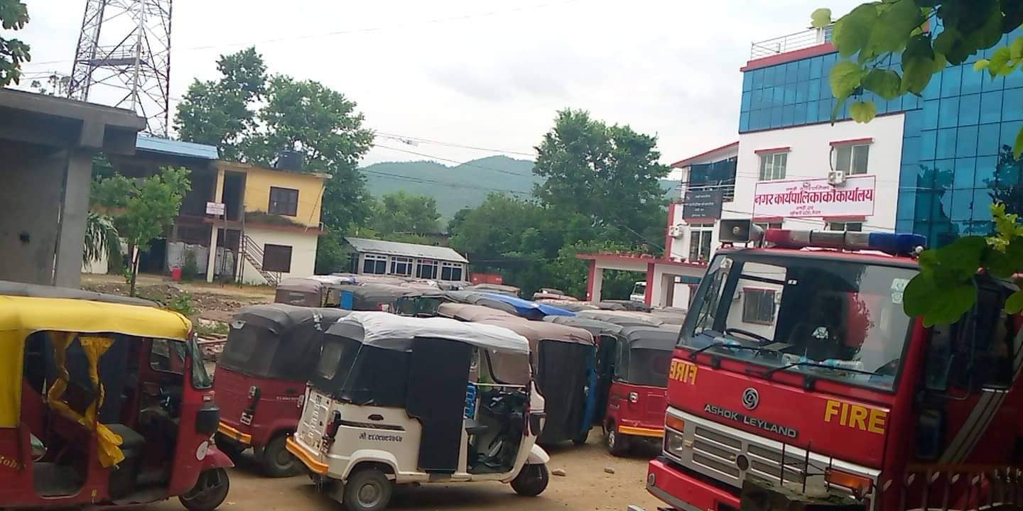 लमहीका अटो व्यवसायी आन्दोलित