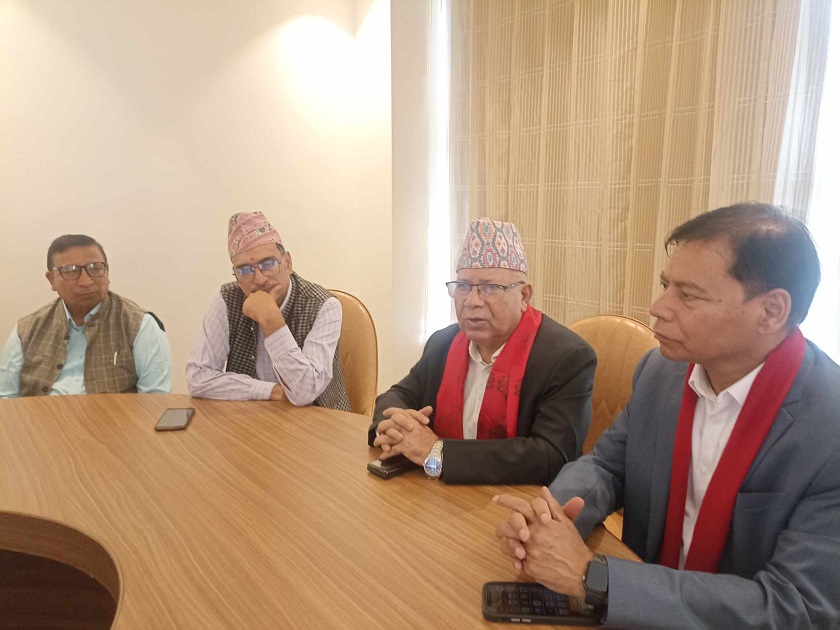 प्रतिगामी कदमविरुद्ध समाजवादी मोर्चा बनाएका हौँ : माधव नेपाल