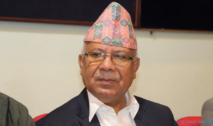 माधव नेपाल पक्षले आज पत्रकार सम्मेलन गर्दै
