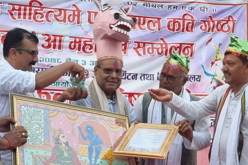डा. भोगेन्द्र झा यस वर्षको ‘महामूर्ख’