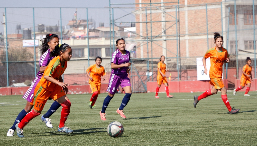नेपाल र बंगलादेशको मैत्रीपूर्ण फुटबल डिसहोम एक्सन स्पोर्ट्समा