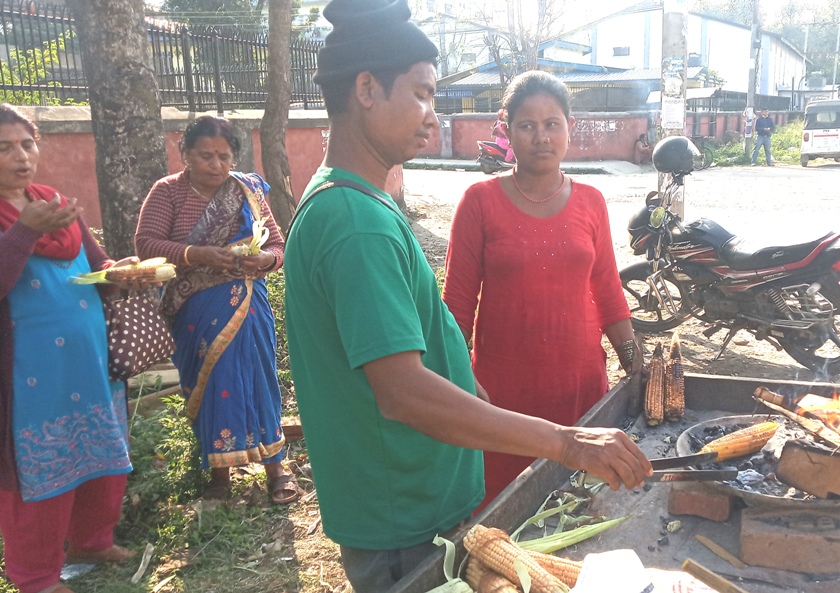 आगोको ताप र घामको रापमा चलेको जीवन