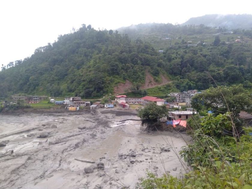 बाढीले मेलम्चीमा रातभर तनाव