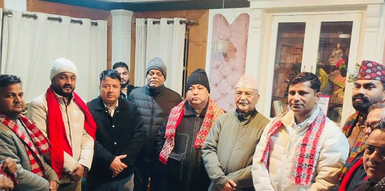 पूर्वमन्त्री मोहम्मद इश्तियाक राई एमाले प्रवेश