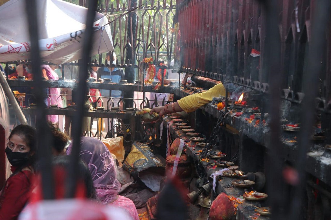 शक्तिपीठ एवं देवी मन्दिरमा भक्तजनको लर्को