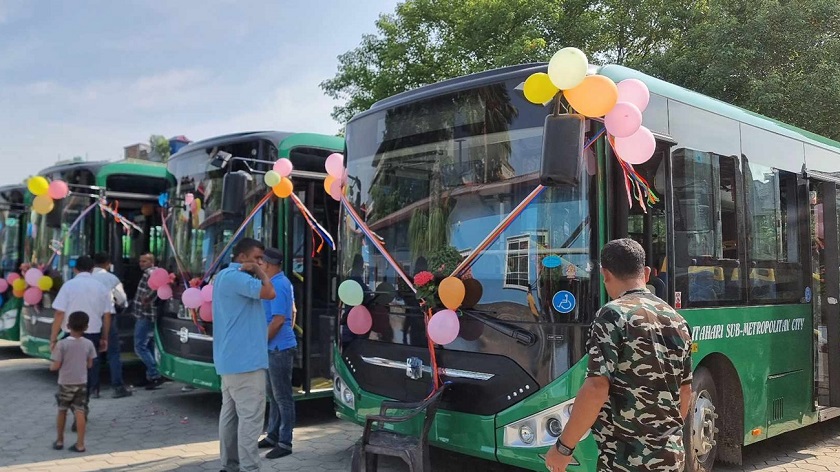 इटहरीमा शुरू भयो बिजुली बस सेवा​​​​​