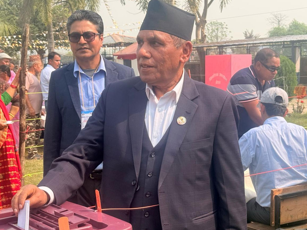 राष्ट्रिय सभा अध्यक्ष दाहालले गरे मतदान