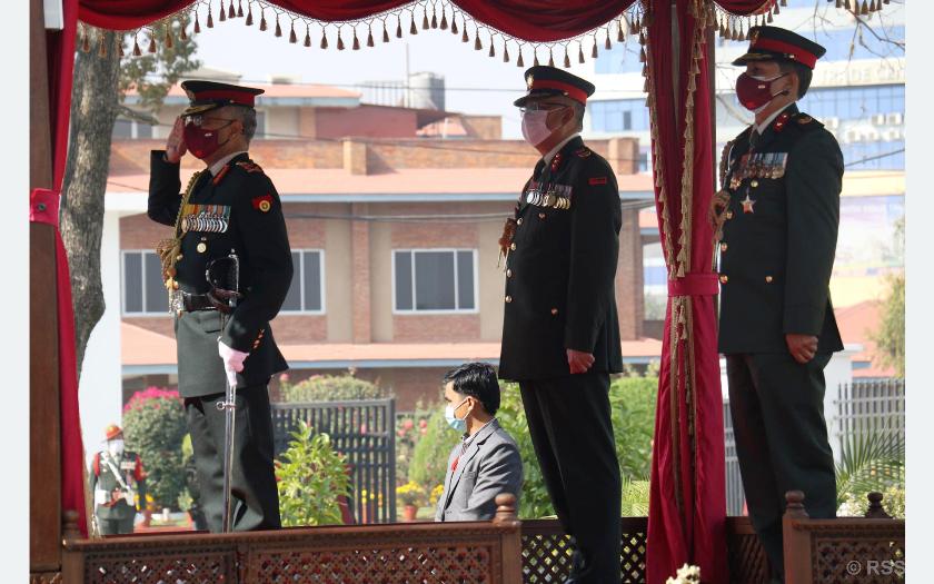 भारतीय स्थलसेनाध्यक्ष जनरल मनोजमुकुन्द नरवणेलाई नेपाली सेनाद्धारा गारत अर्पण